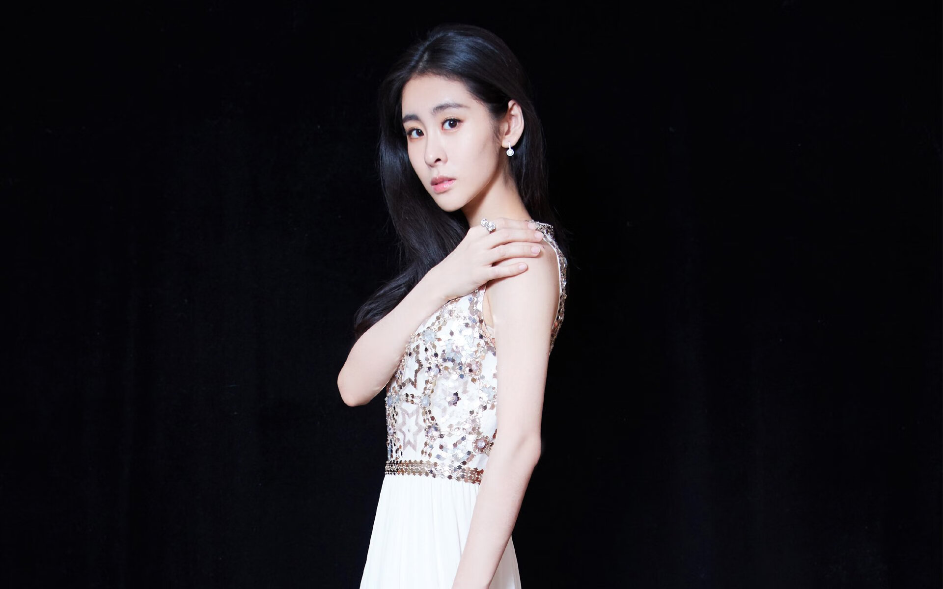 _创意比赛:结合舞蹈元素的网球表演赛火热上演_,健身网球舞